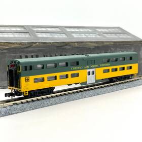 0356c Arnold Rapido N Scale Chicago North Western Bi-level Passenger Car With Tail Lights