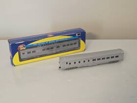 Athearn 14881 Ho-scale Rock Island Vista Dome And New York Central Diner Bundle