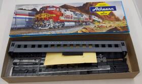 2451 Athearn Ho Union Pacific Std Coach R/r Passenger Car Kit