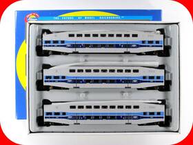 25901 Athearn Ho Scale Amt Bombardier Coach And Control Set #2001 2028 2029 -