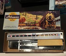 75022 Athearn Ho Amtrak Passenger Car Silver Red Blue Model Railroad
