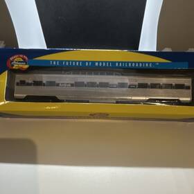 Ath7903 Athearn Ho Scale Amtrak Streamlined Vista Dome Lounge Passenger Car Ath7903 Athearn Ho Scale Amtrak Streamlined Vista Dome Lounge Passenger Car
