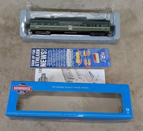 Rnd82975 Athearn Roundhouse Ho Scale Np Northern Pacific Streamlined Coach H2f Rnd82975 Athearn Roundhouse Ho Scale Np Northern Pacific Streamlined Coach H2f