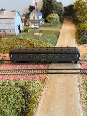 86591 Athearn/roundhouse Ho Arch-roof Coach Southern Pacific Green # 1005. Iob