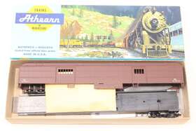 X-179 Athearn Ho Scale Blue Box 1142 Work Train Baggage Burlington Northern Bn