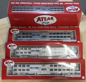 20007056 Atlas Master Ho Metra Bi-level Passenger Type 8500/6000 3 Car Set