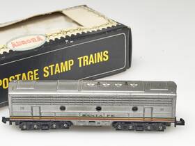 4854 Aurora Postage Stamp N Scale #4854 Santa Fe F9-b Powered Diesel Unit Locomotive