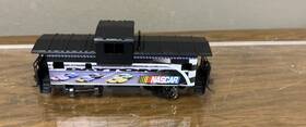 14-00230-006 Bachmann Hawthorne Village Nascar Raceways Wide Vision Caboose With Tracks And Coa