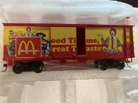 14-00231-011 Bachmann Hawthorne Village Mcdonalds Good Times Great Taste Box Car And Coa