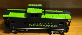 14-00588-012 Bachmann Bradford Exchange Seattle Seahawks Caboose With Coa
