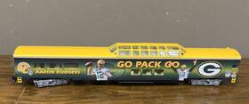14-02188-003 Bachmann Hawthorne Village Green Bay Packers Aaron Rodgers Vista Dome Car No Coa
