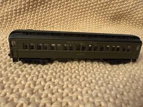 53-1042-02 Bachmann N 65ft Santa Fe Passenger Coach #2713 Lighted