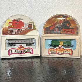 53-1056-01 Bachmann 2 Vintage N-scale Combo Central Pacific Box Car And Southern 40 Gondola