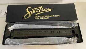 89526 Bachmann Spectrum Ho Scale Observation Painted Unlettered Pullman Green - Nos