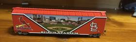 14-09118-009 Busch Hawthorne Village St Louis Cardinals Stadium Box Car With Crossing Gate