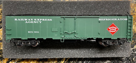 2068.1 Challenger Imports Ho Brass #2068.1 Railway Express Agency 52foot Reefer