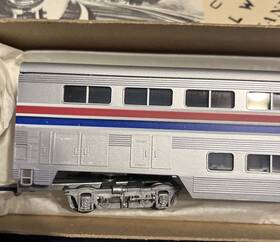 0001-000831 Con-cor #831 Amtrak Superliner Sleeping Car
