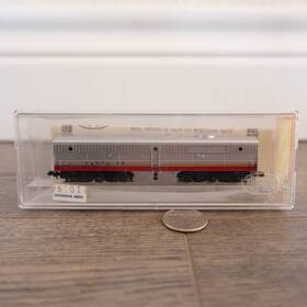0001-000910-2 Con-cor N Scale Santa Fe Coach Passenger Car Dummy Pb-1 Unit 2042 Sf Pass