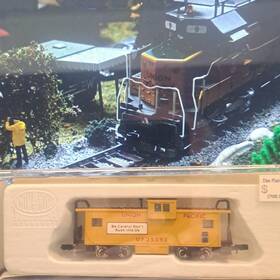 0001-812810 Con-cor Caboose Union Pacific Yellow N Gauge Painted Plastic