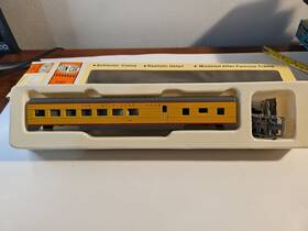 0001-001009 Con-cor 001-001009 Ho Scale 72 Ft Dining Car Kit Milwaukee Road # Unused