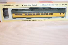 001016 Con-cor Ho Scale Diner Car Chicago And North Western Green Yellow #3412 -1016