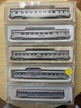 003-005400131 Con-cor N Scale Atlantic Coast Line Corrugated Passenger 5-car Set