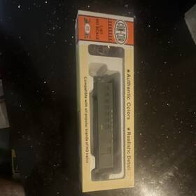 003-105 Con-cor Ho Scale Santa Fe Passenger Combine Car Green 1 87