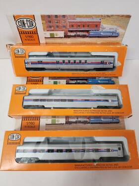 04031j Con-cor 3 N Amtrak 85ft Smooth Side Passenger Coach Rpo And Diner With Orig. Box