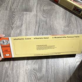 Con-cor 40001-00980f Con-cor Ho Scale 1 87 72ft Observation Car Illinois Central #2200 Mpn 40001