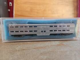 4433 Con-cor N Scale Ri Rock Island Bi-level Cab Passenger