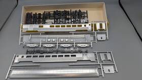 018-3500ho E&b Valley 018-3500 #018-3500ho Pullman Stainless Coach Combine Kit Unlettered Nib