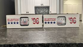 Hartland Locomotive Works 608713060030 Hlw Gscale Republican 96 Dole And Democrat Clinton Election Cars Mint#96 Of 500