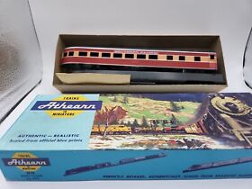 1838 Ho Athearn Southern Pacific Daylight Observation Passenger Kit