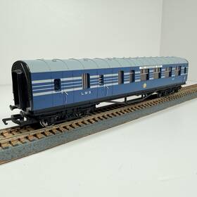 R4127a Hornby Oo Scale Lms Brake Coach Coronation Scot #5812 R4127a Hornby Oo Scale Lms Brake Coach Coronation Scot #5812
