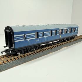 R4127b Hornby Oo Scale Lms Brake Coach Coronation Scot #5814 R4127b Hornby Oo Scale Lms Brake Coach Coronation Scot #5814