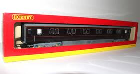 10734 Hornby R4284 Royal Household Sleeper Coach Car #10734 In Box - Oo Gauge