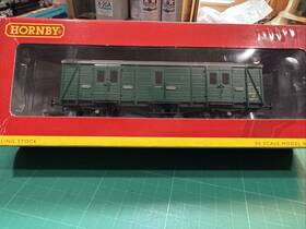 R4306c Hornby R4306e Maunsell Passenger Brake Van