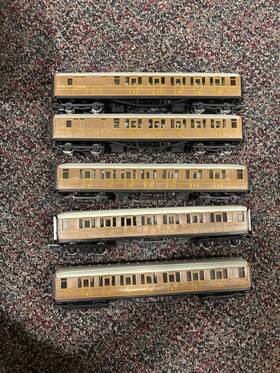 R4332 Hornby Oo Gauge Lner Gresley Teak Coaches Set Of 5