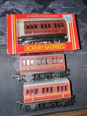 R468 Hornby Lms 4 Wheel 3rd Class Short Coach Mint Boxed Set Of 3