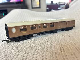 R746 Hornby Oo Lner Teak Brake Coach With White Roof - Nice