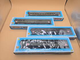 89301 Ihc Ho Scale. Us Army Medical Passenger Cars Lot Of 4