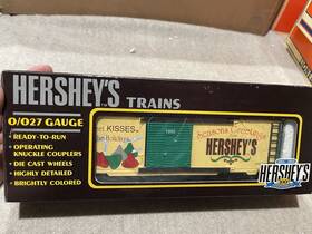 K-646709 K-line 040369646792 Hersheys 100th Anniversary Seasons Greetings. Lnib
