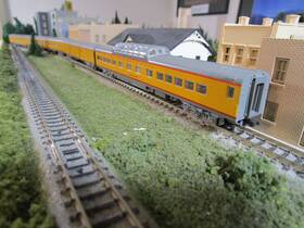 106-022 Kato N Milw Milwaukee Road Streamliner Smooth Side Passenger Car Set Lighted