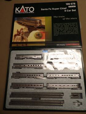 106-076 Kato 106-083 N Atsf Santa Fe Super Chief 8 Car Passenger Set With Display Unitrack