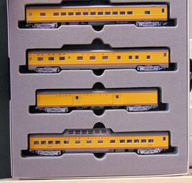 106-024 Kato 106-204 #106-024 N Scale Up Union Pacific Smooth Side Passenger 4-car Set