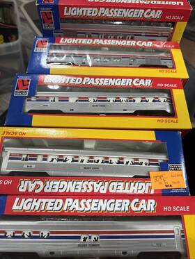 9321 Life-like 077071080798 Trains Vintage Ho Scale Silver Vista 9301 9545 9541 Lot Of 5