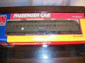 8028 Life-like Ho Passenger Car Southern Pacific Lines Sp 241 Coach New With Box