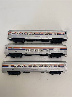 8878 Life-like Ho Scale Amtrak Silver Series Lighted Passenger Cars. Lodge Inn&vista