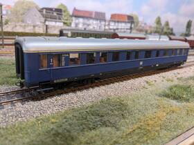 383-011 Liliput 383 011 Ho-scale Passenger Car Ep. Iii Blue