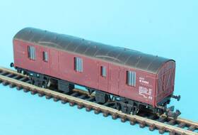 320870 Lima British Railways Cct / Parcels Van Br Maroon - N-scale Boxed